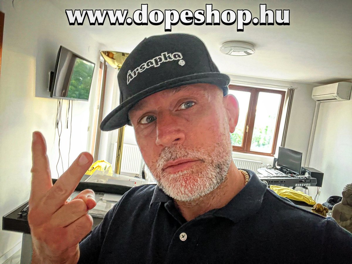 DopeManLaci's tweet photo. #ársapka #fullcap már a https://t.co/k2Cfb6eWK6 oldalon: https://t.co/EJ4jv1LMTA #húzdafejedre #d1g #design #baseballhat #hiphop #kollekció #epic https://t.co/M2i2ZaxfXI