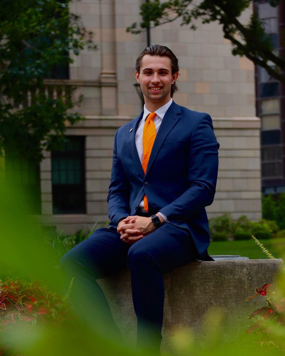 I am so excited and honored to have been selected for the 2022 BGSU Homecoming Court! BGSU has changed my life in so many ways and I am so thankful to be apart of this university. Please consider voting me for your 100th Homecoming King!

Vote at bgsu.presence.io/form/2022-cour…!
