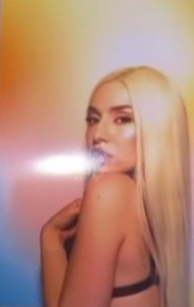 Avamaxw_new's tweet photo. .@AvaMax at the #CoachShow on September 12, 2022 https://t.co/7M0h8CFTBV