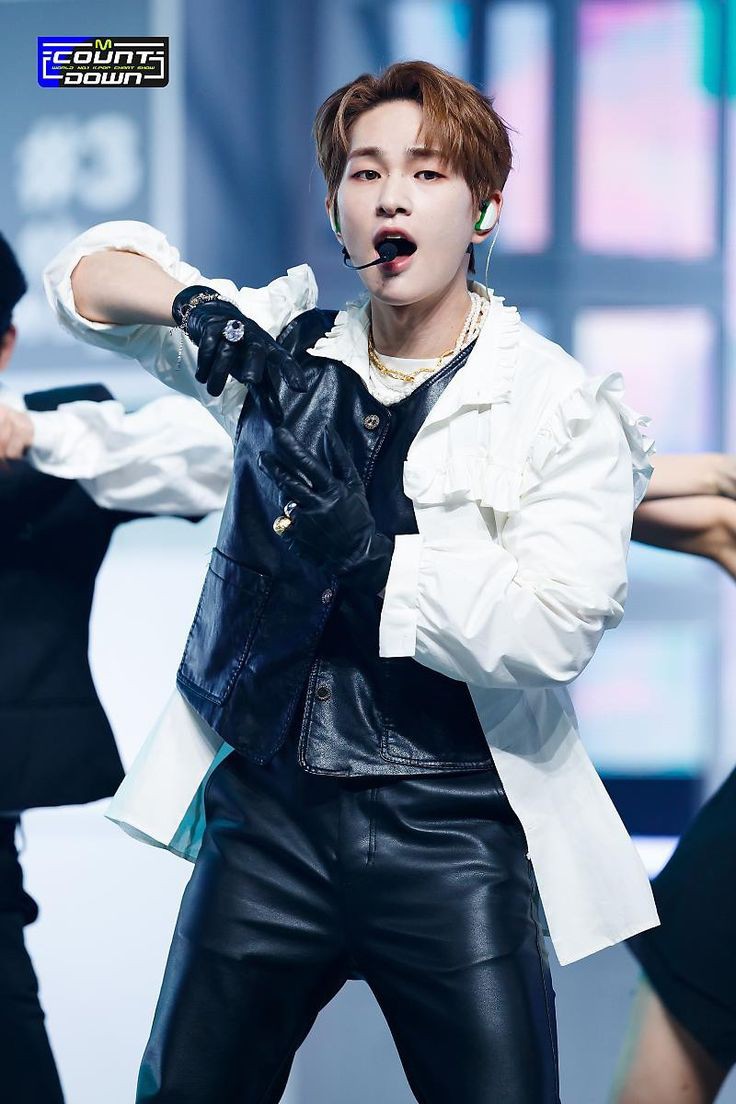 #onew #온유 #一个 #温流