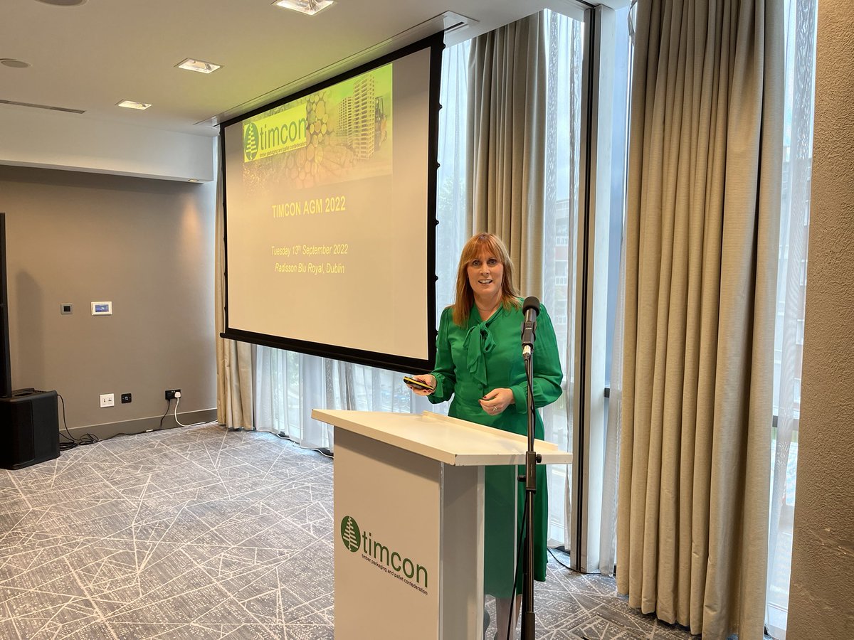 CarolineReidy6's tweet image. Delighted to be the keynote speaker today at the international TIMCON conference &amp;amp; AGM today where they put people at the top of their business priorities. #timcon #peoplefirst #newworldofwork #theartofaskingtherightquestions @TheHRSuite