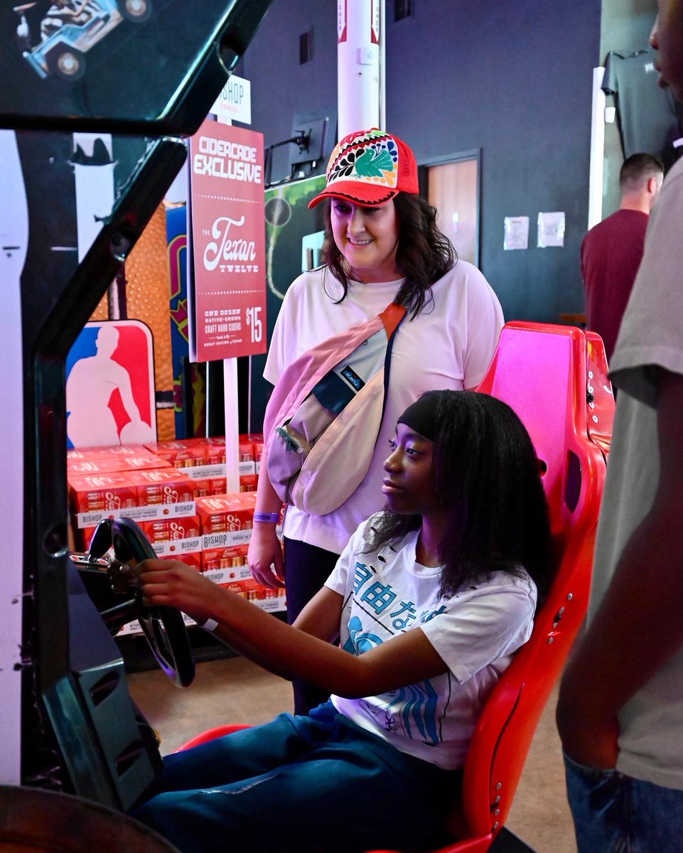 mercystreet_'s tweet photo. Had a great time with some mentors and mentees this weekend at @cidercade_dallas ! We were able to enjoy fun games, fellowship, and football. It just doesn’t get better than that! #mercystreet #mentoring #cidercade #westdallas #southdallas https://t.co/1CWP6Jf60h