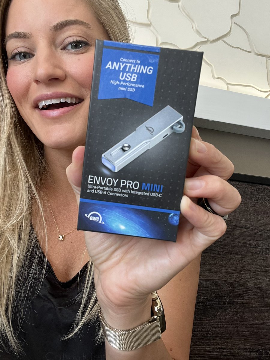 Doing a giveaway with my OWC friends! I use their drives for all my storage and backup 🙏🏻 We’re giving away this Envoy Pro mini 1TB!

How to Enter:
- Follow @iJustine &amp; <a href="/PoweredbyOWC/">Other World Computing</a> 
- Retweet
- Tag one friend

Winner will be chosen on the 16th.