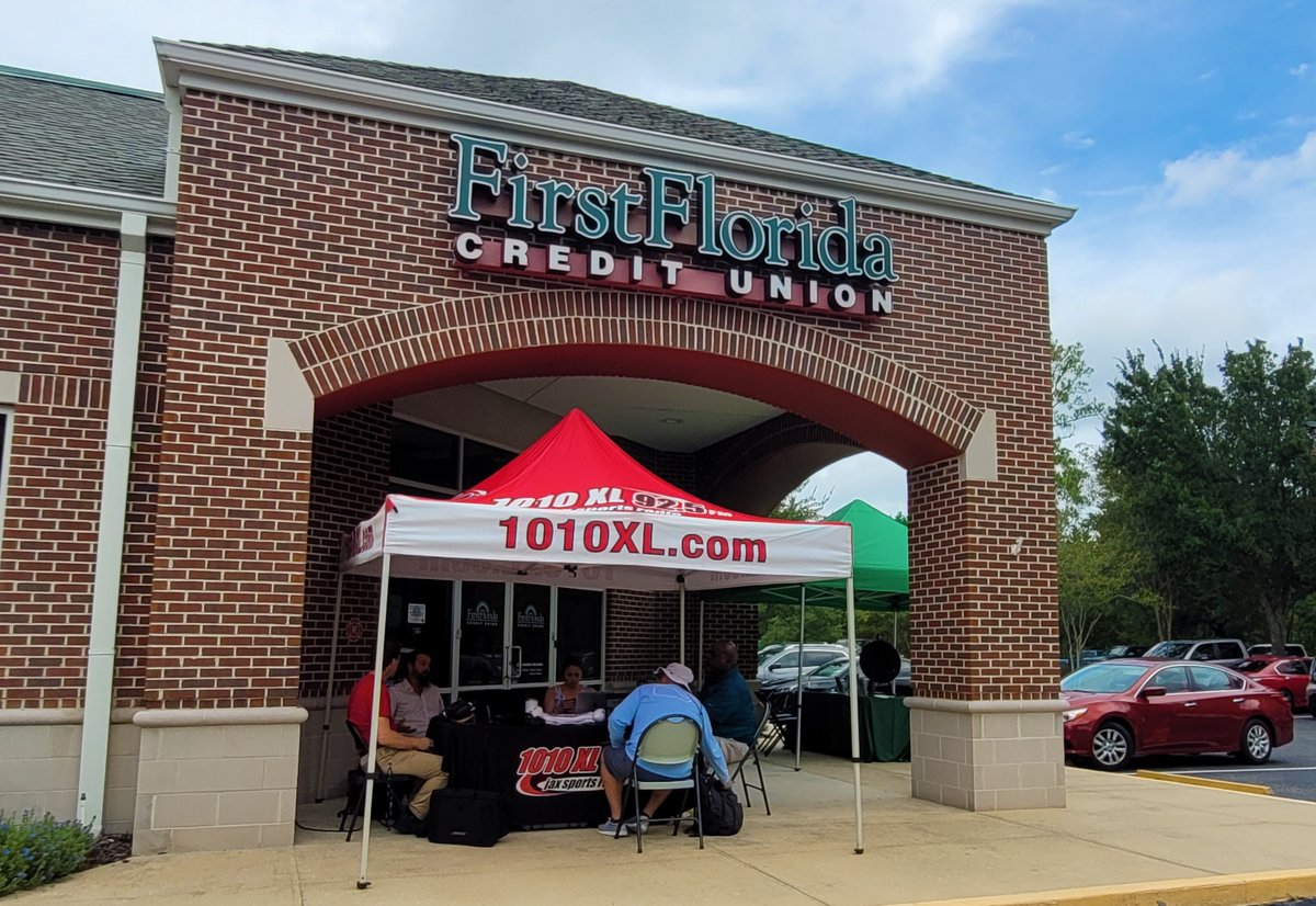 FirstFloridaCU's tweet photo. Stop by and say hello ๐ to the team of @1010XL today! ๐ at 1461 Kingsley Ave. from 12 p.m. - 3 p.m. to help maximize your financial goals and enjoy football, freebies, and fun! ๐ #FirstFlorida #FirstFloridaKingsley #MeetandGreet #footballseason https://t.co/BHlTwiJrAL