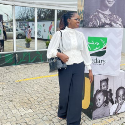 AuntyLanre's tweet photo. #NewProfilePic https://t.co/j4Rqq9GxFQ