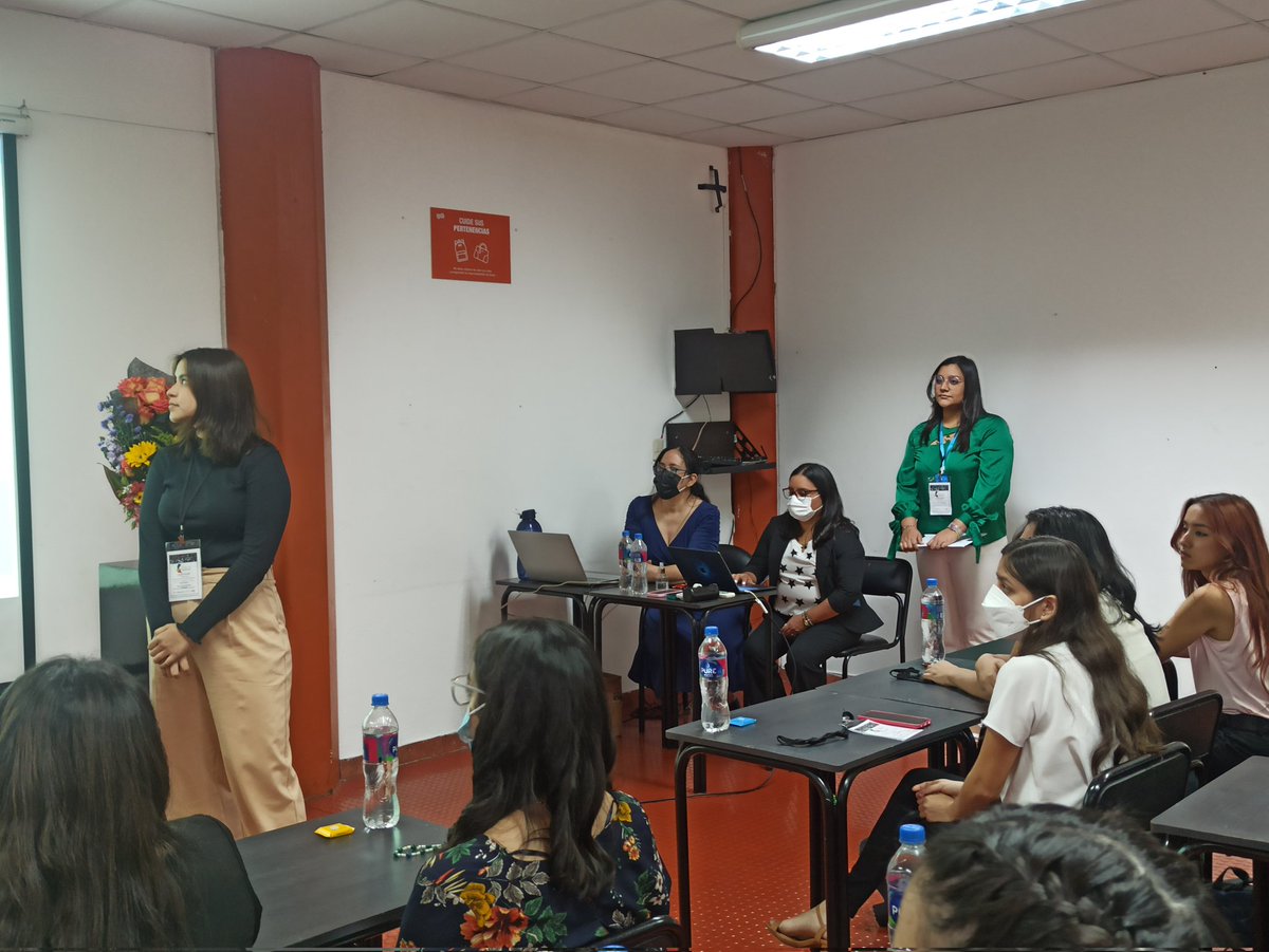 CIICSEcuador's tweet photo. Hoy en nuestro Congreso #CIICS2022 También te presentamos la Jornada CIICS Estudiantes - Semilleros de la @ucasagrande a cargo de la Mgtr. María Isabel Flores https://t.co/TAFuJPc11h