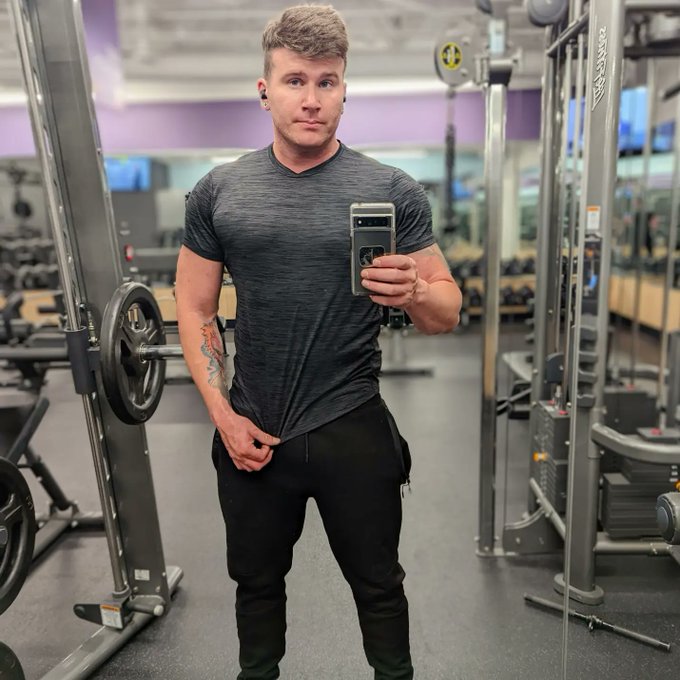 TW Pornstars - Dustin. Pictures and videos from Twitter.