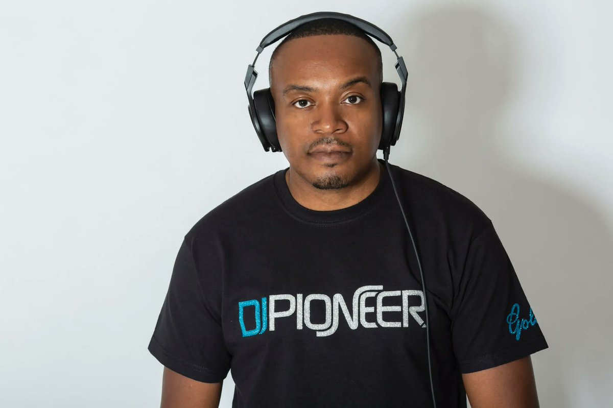 *Appreciation Post*

<a href="/djpioneer/">DJ Pioneer</a> is one of the busiest people I know and despite this he made time for us and set the tone at our Summer Party.
#dj #housemusic #djpioneer #summerparty #community #hackney