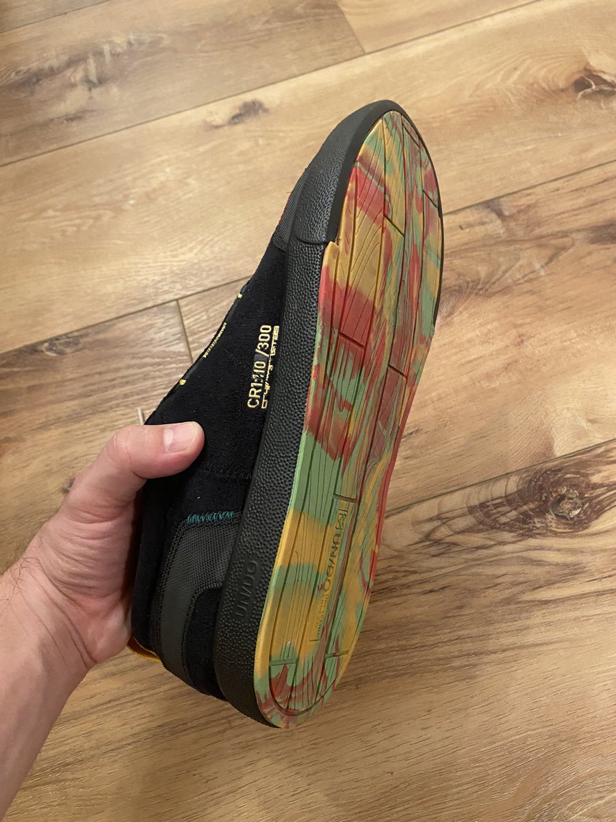 MoonageDesigns's tweet photo. My @cryptorastas shoes finally came, and they are sooo fresh! Incredible work on these. So stoked I minted a #cryptorasta 🔥🔥🔥 https://t.co/56sYDZWYwv