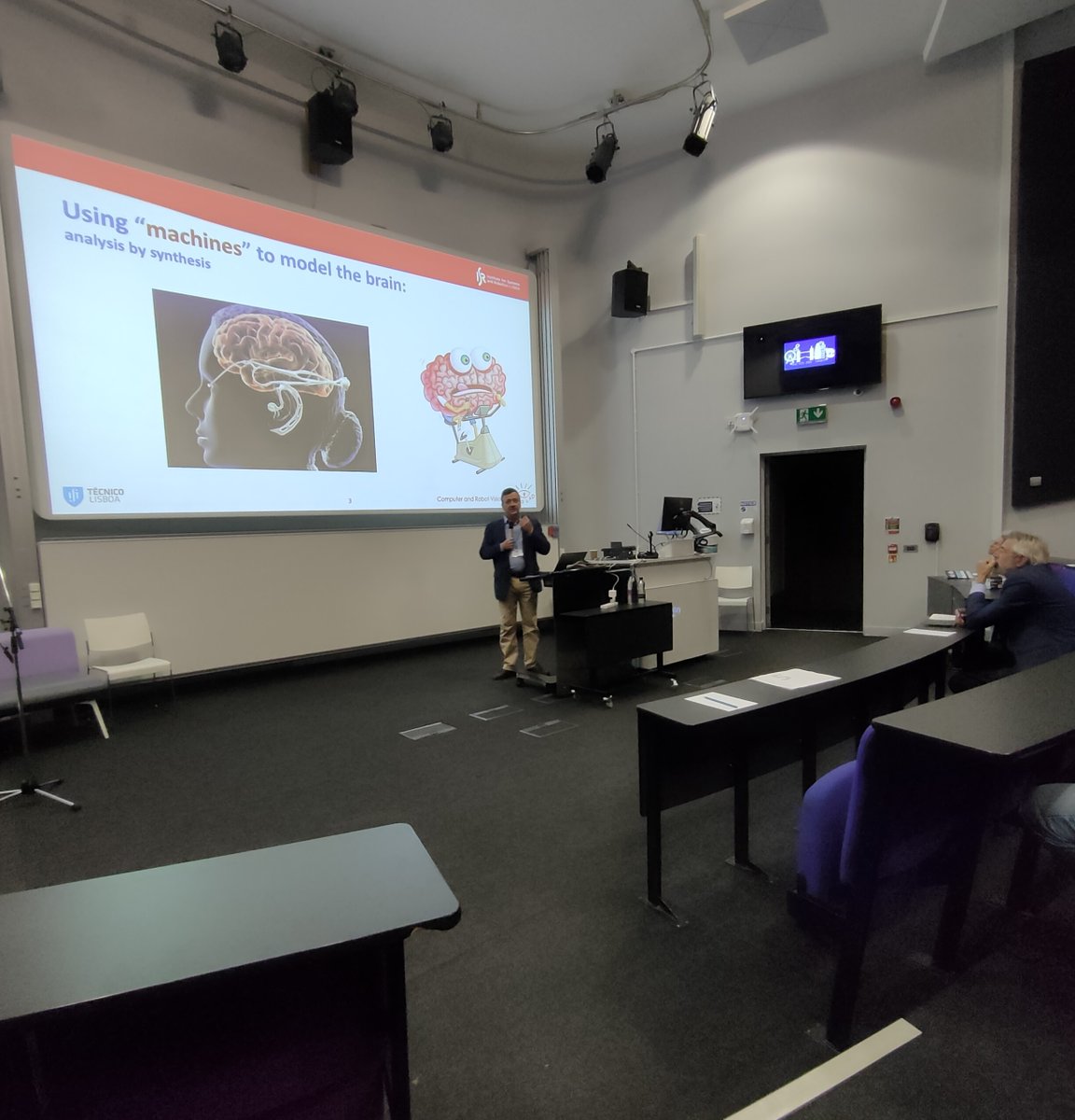 Prof. José Santos-Victor presenting exciting work on cognitive robotics and affordance perception, after a warm introduction by Prof. Giulio Sandini. Linking robotics to cognitive science 🤖