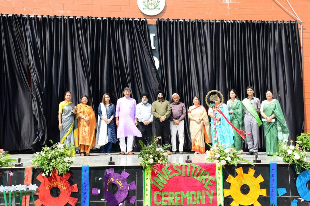 talkwithRanjeet's tweet photo. It's my pleasure to share cheerful moments with the students of International Delhi Public School_Jammu.
#BacktoSchoolDays @EduMinOfIndia
@mpjugalkishore https://t.co/93QeE73Puk