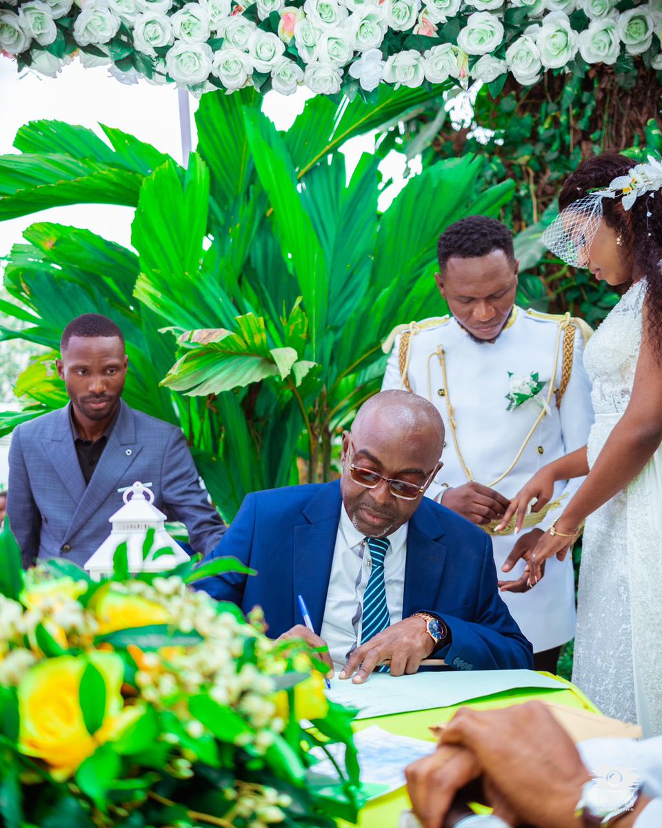 MerdieBonginda's tweet photo. Travailler avec une agence événementielle experte vous fera gagner beaucoup de temps, d’énergie et de sérénité ! @BuildingAgency

#MariageCivilCoupleZazaPub&amp;Kmotdesign
#TeamBuildingAgency
#Hôtesdaccueil
#Serveurs https://t.co/IT4io6lrfI