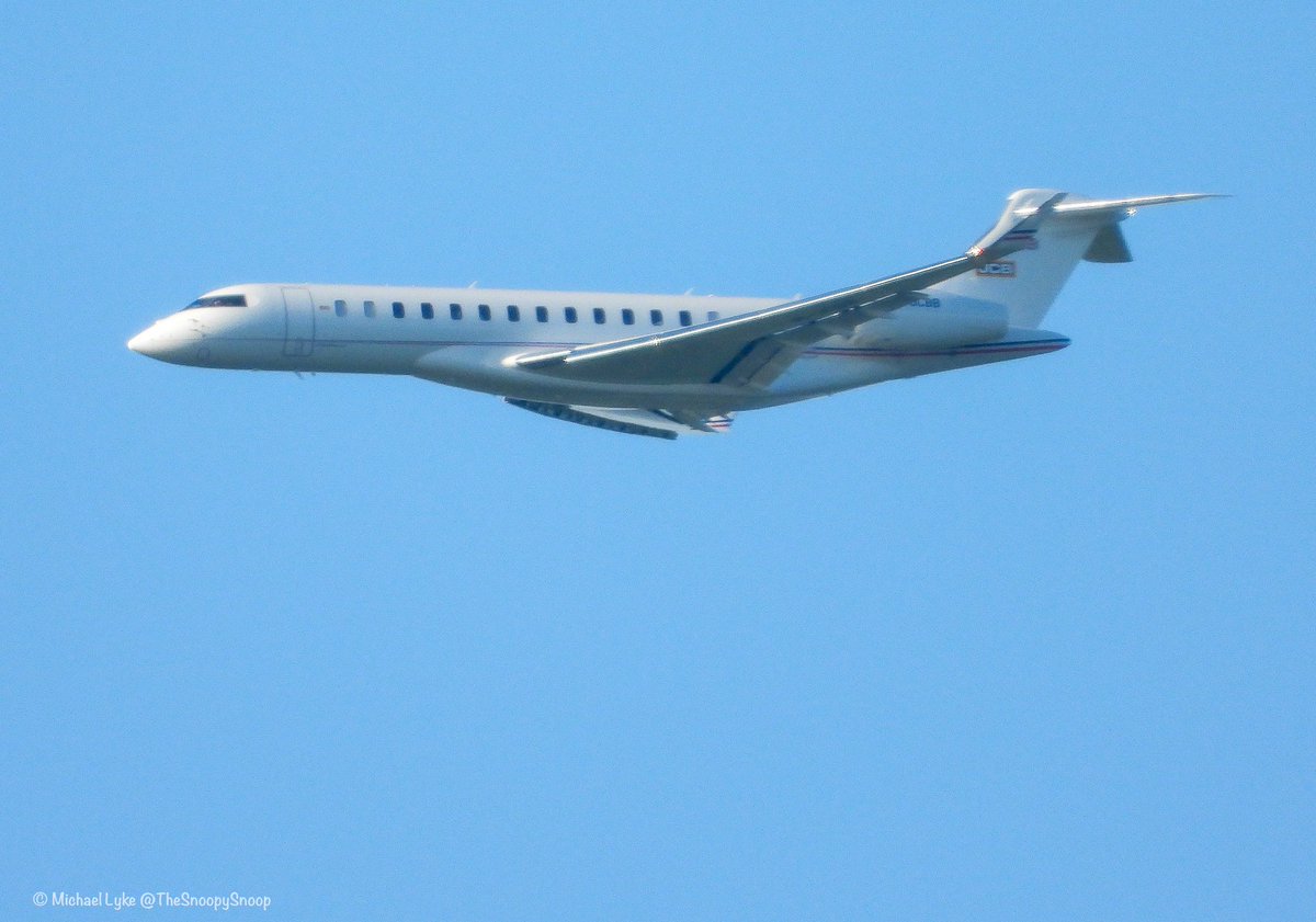 TheSnoopySnoop's tweet photo. #JCB1 Global 7500-BD-700-2A12
M-JCBB
Back garden shot on approach to Belfast Aldergrove this evening, passing 3,000ft, arriving from East Midlands
#AvGeek #Planespotting https://t.co/6ewbZRyOpN