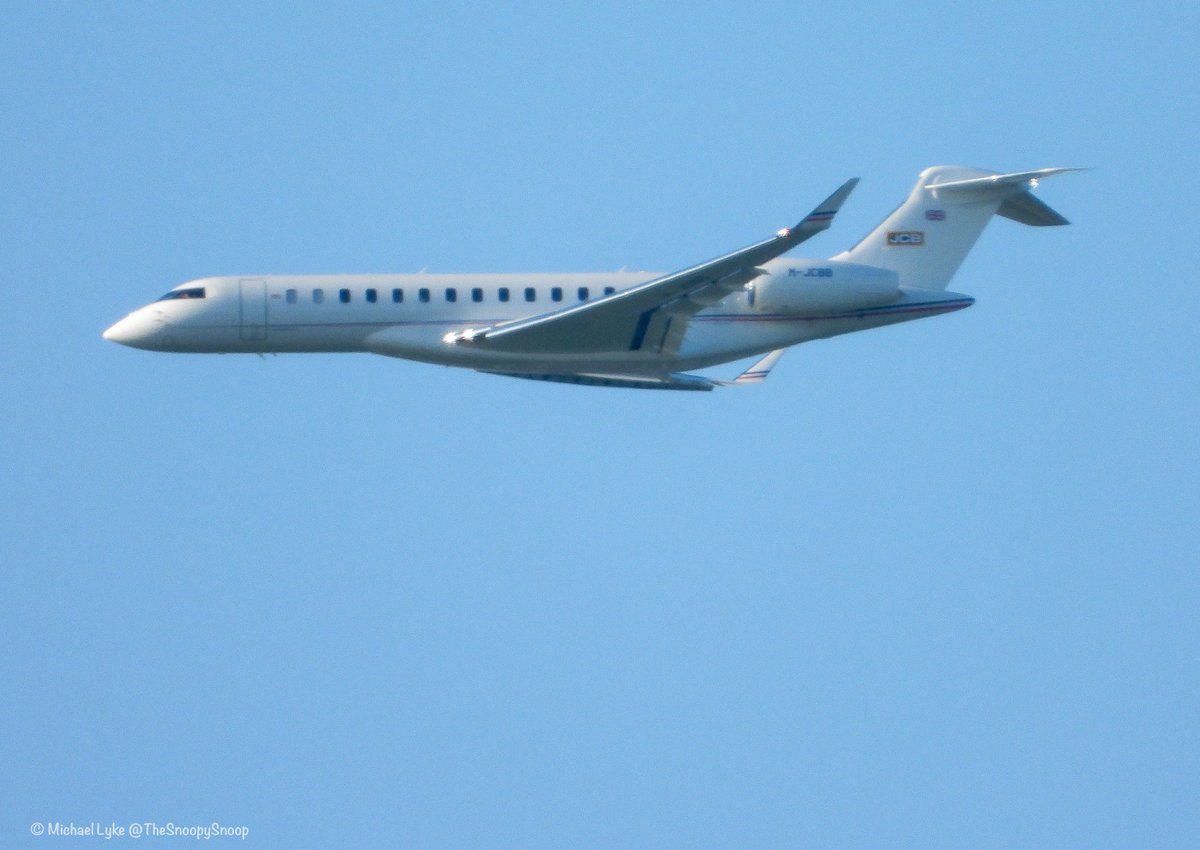 TheSnoopySnoop's tweet photo. #JCB1 Global 7500-BD-700-2A12
M-JCBB
Back garden shot on approach to Belfast Aldergrove this evening, passing 3,000ft, arriving from East Midlands
#AvGeek #Planespotting https://t.co/6ewbZRyOpN