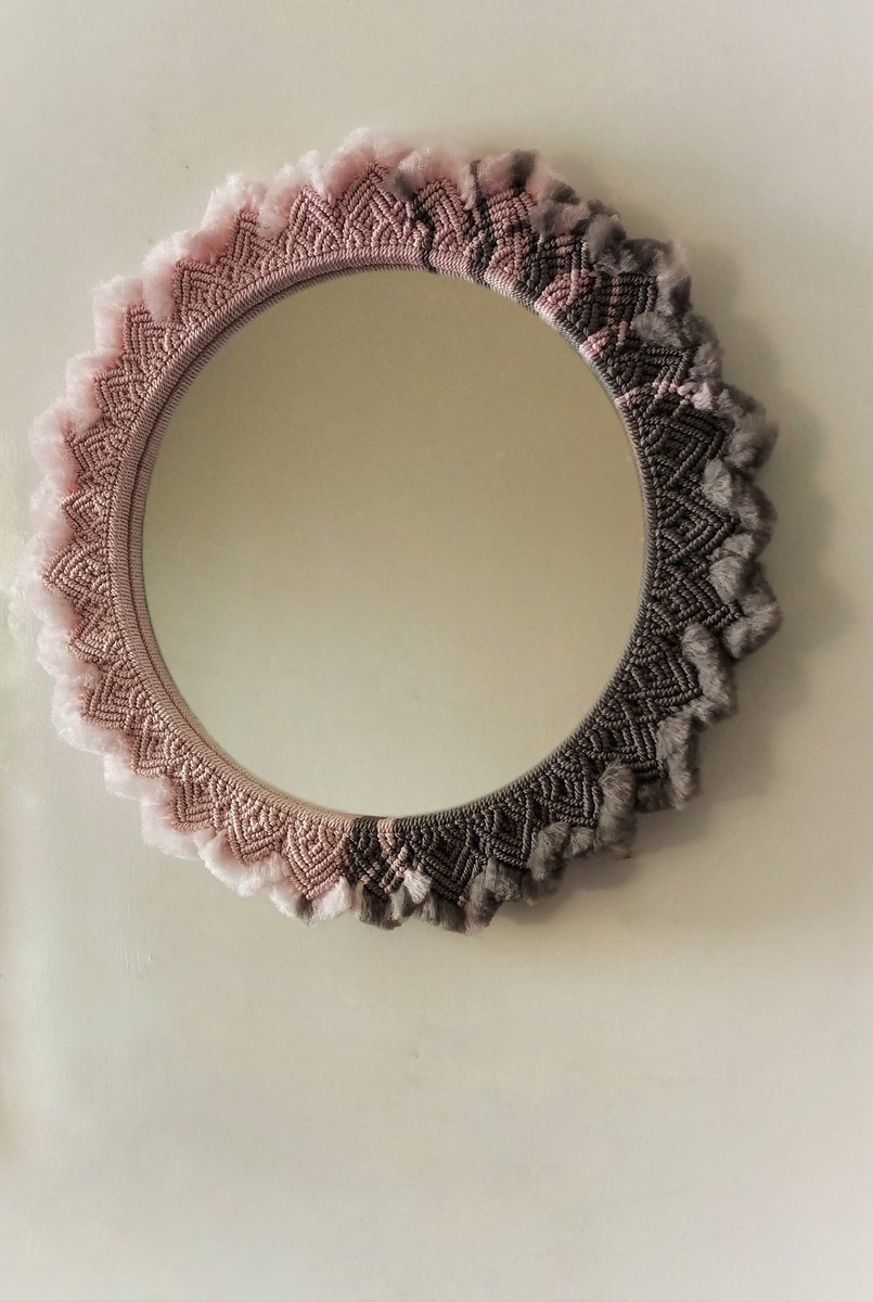 aziza_hand's tweet photo. Our macramé mirrors 😌🥰
مرايات المكرمية عندنا حاجة تانية 😎💕

 #مكرمية 
#macramé #macramemirror #macramemaker #macramedecor #handmademacrame #handmademacrame #makrome #macramelovers #egypthandmade https://t.co/itDipGINy8