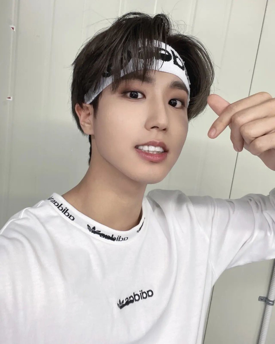 HAPPY BIRTHDAY ACE HAN!!

#HappyHANDay
#지구에서23년_지성아_환영해
#HANInALifeTime
#StrayKids #스트레이키즈
#한 #HAN