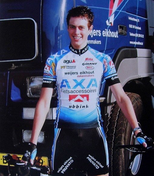 Topwielersport's tweet photo. Niki heel veel succes met wat je verder gaat doen, genoten van je toen je bij mij in de AXA ploeg reed. https://t.co/SlwGENYTtb