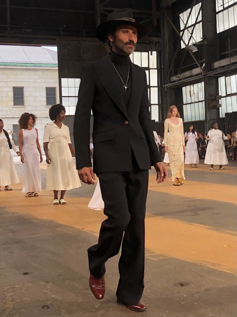 Spanish rock star Leiva, walking the runway at #GabrielaHearst #NYFW