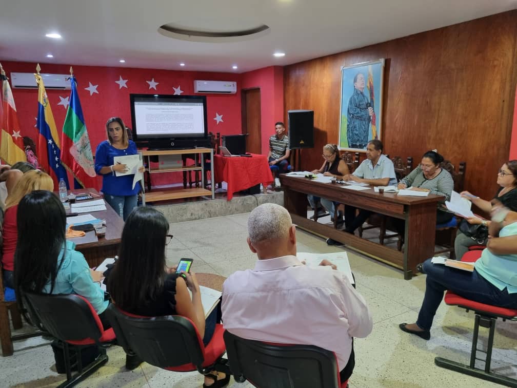 YareAlcaldia's tweet photo. #AlMomento Primera Mesa De Armonización Tributaria del Eje Valles Del Tuy en la que hace acto de presencia la Super Intendente de la Gobernación de Miranda Milagros Yudith Ayala con la participación de los Municipios Tomas Lander, Independencia, Paz Castillo y Simón Bolívar (1/2) https://t.co/2qQna2WthR
