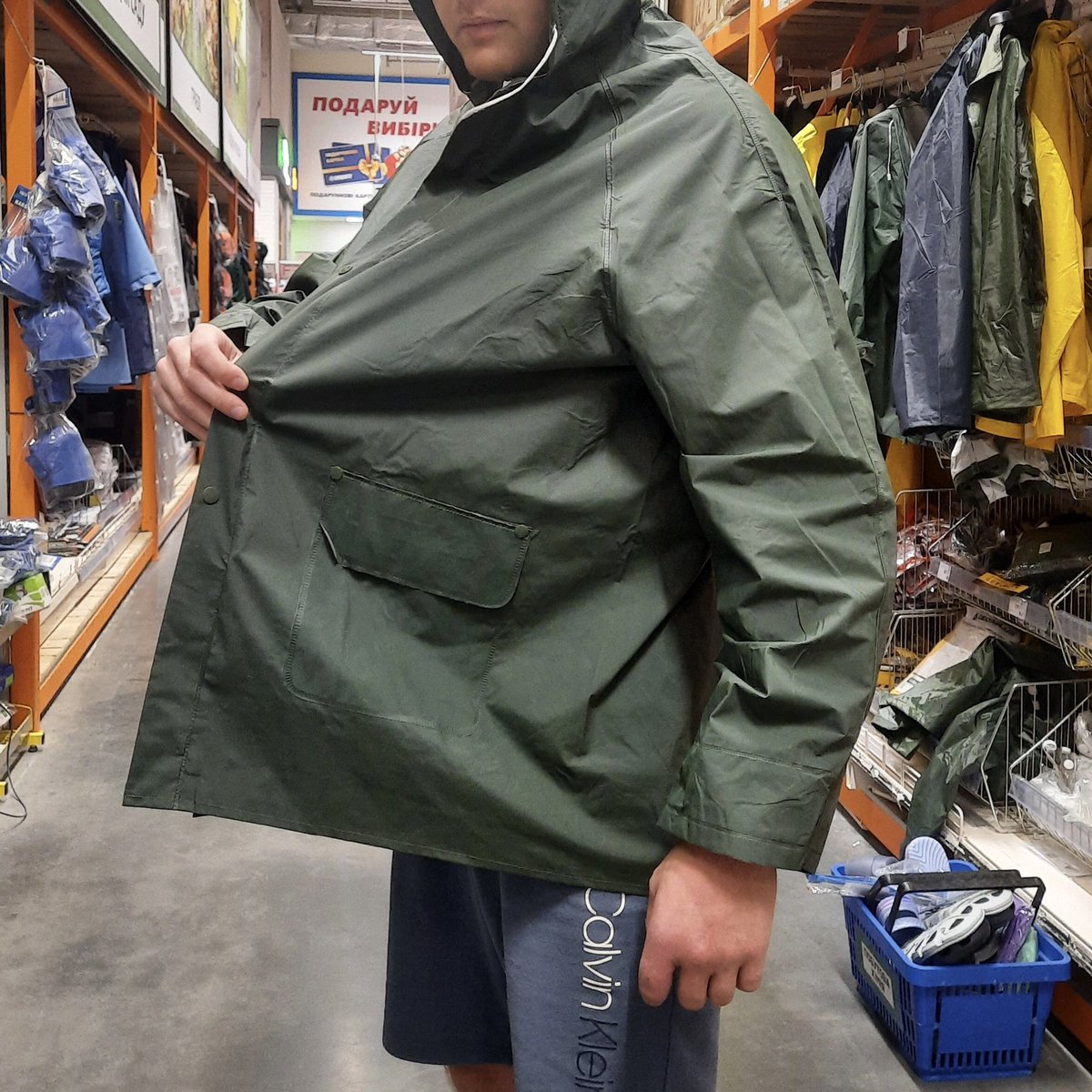 drevliany's tweet photo. The heavy rainy season is about to begin. We bought mackintoshes made of thick fabric, but which don't restrict movement. Now our warriors will not get wet and their health will be safe. #БезВас #BeOnCloudHowAboutUkraine #charity #DonateToTheNeedy #GenocideOfUkrainians https://t.co/z4KJeR2RtI