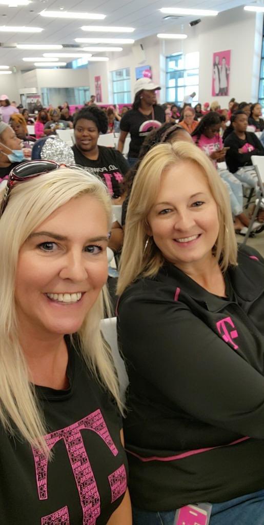 jenenglo's tweet photo. Charleston Town Hall bringing the HEAT 🔥🔥 @SCGRL2 @MrDennisJones @ChappyCLT https://t.co/GAhq3F8HYt
