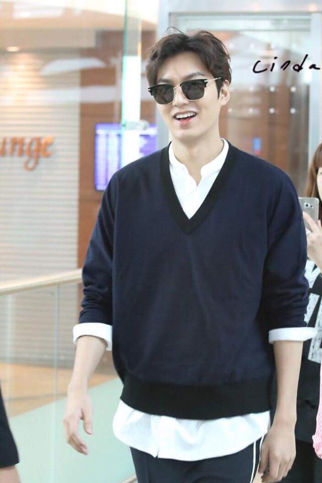 sevennyLMH's tweet photo. [2016.09.11] Incheon Airport Heading to Spain
#LeeMinHo @ActorLeeMinHo #이민호 https://t.co/A0rGJXYFu0