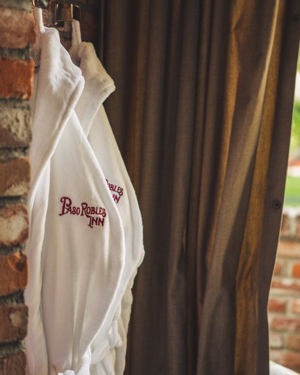 Robes for two, please! 😊 Busy weekdays call for relaxing weekends. And there's no better way to do that than venturing to Paso Robles &amp; staying in our spa rooms. Make it a romantic weekend with our in-room fireplace and spa tub on your private balcony or patio! 🛀