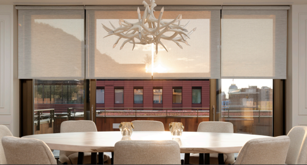 HTAcertified's tweet image. 🪟🪟🪟There is no #smarthome feature that offers as much convenience, privacy, comfort, &amp;amp; safety as #motorizedshading. Read HTA&apos;s Top 9 Ways Motorized Shades Make Your Home Better here: 
bit.ly/3CEWpBz  

#avtweeps #design @Lutron @Crestron @SavantHome