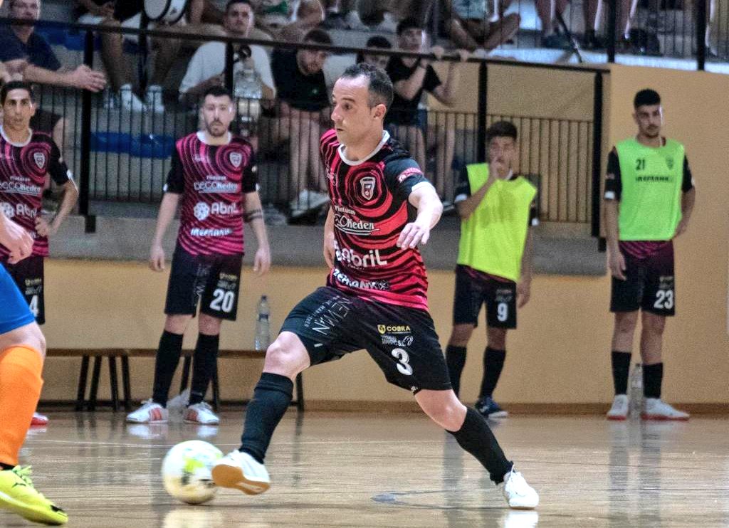 JeronimoTormo's tweet photo. NOTICIA @COPEElche 🎙️ | FÚTBOL SALA

🙋🏻‍♂️ SERGIO QUIRANT 'PITU' asume el cargo de entrenador de @FSIrefrank en sustitución de Manu Terol, que ha dimitido por temas laborales.

👉🏻 El jugador, lesionado en la ingle, aprovecha su periodo de baja, tres meses. @ClarBox, será su segundo. https://t.co/F0u7tpYjpP
