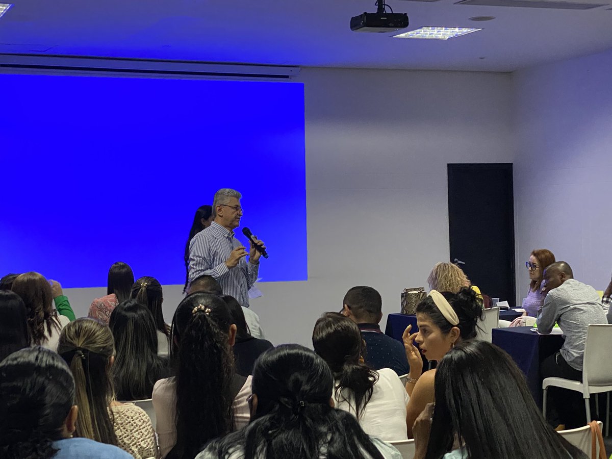 omabe19's tweet photo. @PTA_Colombia  Creer en nosotros mismos mismos como maestros, seguir construyendo juntos, reflexionar sobre la práctica y producir saber pedagógico es participar de la movilización de pensamiento como intelectuales.  Gracias por su acompañamiento en Antioquia Fernando Rincón. https://t.co/PzTMbcMztV
