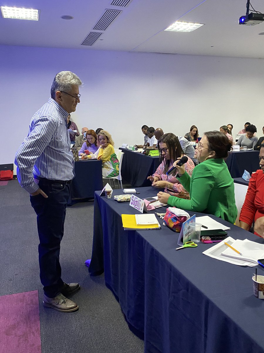 omabe19's tweet photo. @PTA_Colombia  Creer en nosotros mismos mismos como maestros, seguir construyendo juntos, reflexionar sobre la práctica y producir saber pedagógico es participar de la movilización de pensamiento como intelectuales.  Gracias por su acompañamiento en Antioquia Fernando Rincón. https://t.co/PzTMbcMztV