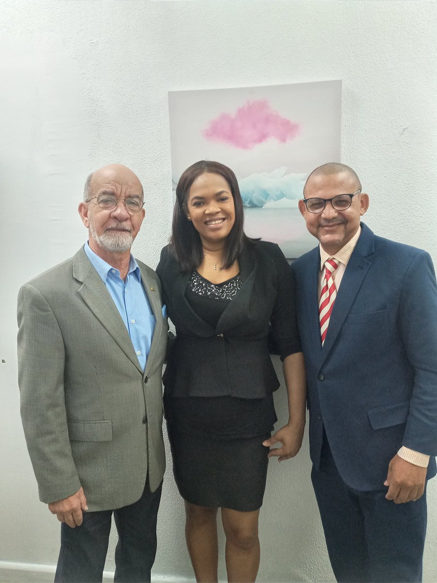 kelvinfjp's tweet photo. Fructífero encuentro con la Coordinadora de los Juzgados de Instrucción magistrada #kenyaromero y el Director del Centro de Análisis y
Datos del @MinInteriorRD profesor @pousuazo. @PoliciaRD @pesqueiradiego https://t.co/59gZwwZb0U