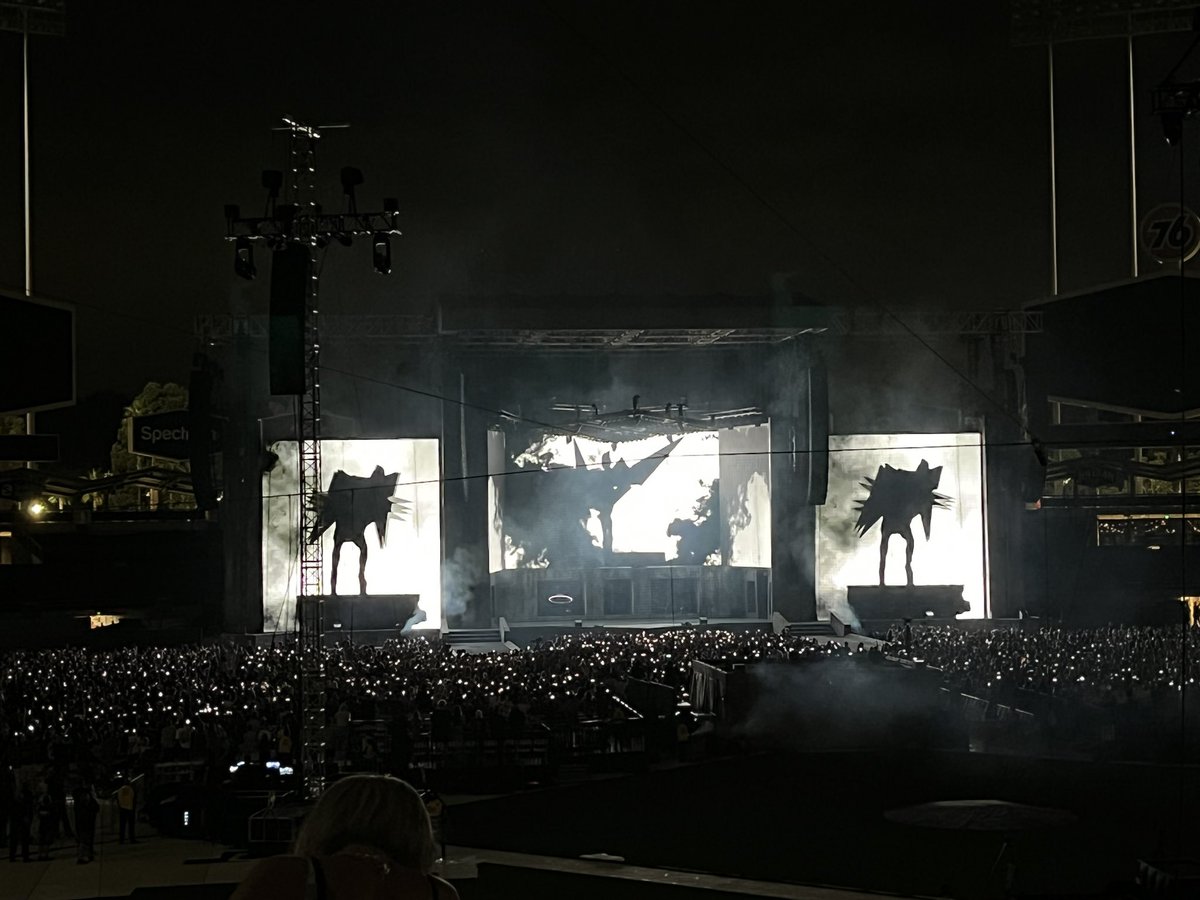 mlhassett's tweet photo. #WixDevCon recovery pack: Lady Gaga concert, beach time, sunsets, and margaritas https://t.co/hBfuQtpK2x