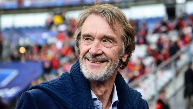 TheUnitedWay777's tweet photo. Sir Jim Ratcliffe is interested in a £4 Billion offer for a #MUFC takeover from the Glazers 🇾🇪🗣📢

Smash a Like ❤ &amp; RT 🔄 if you want the #GlazersOutNOW ?

Follow me on @TheUnitedWay777 &amp; @UsmaanTU https://t.co/Vk5HcO7XpR