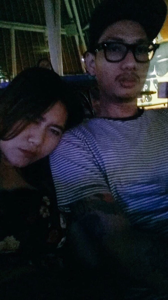 Foto 4 setengah tahun lalu jauh  sebelum si gotra hadir dan membayang bayangi  kita saat pergi kemanapun 😆

ternyata dulu aku pernah ganteng 🤣