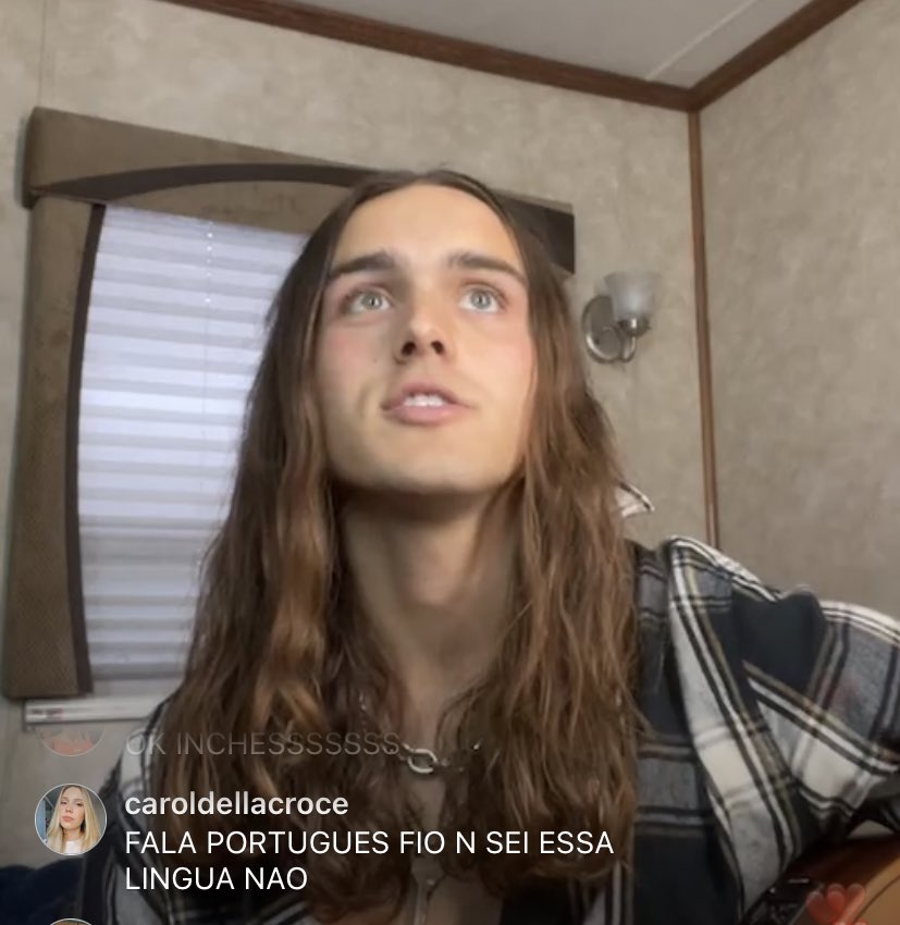 mistetlloe's tweet photo. ator de julie and the phantoms perde tudo e vira jesus em nova novela da record https://t.co/zKCIV8028r
