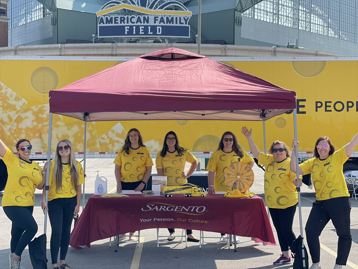 PortiaYoung's tweet image. The #SargentoFamily is here at AmFam Field for Day 1 of our Mobile Hiring Event! If you’re looking for a great career, come down for on-the-spot interviews (and free cheese).🧀