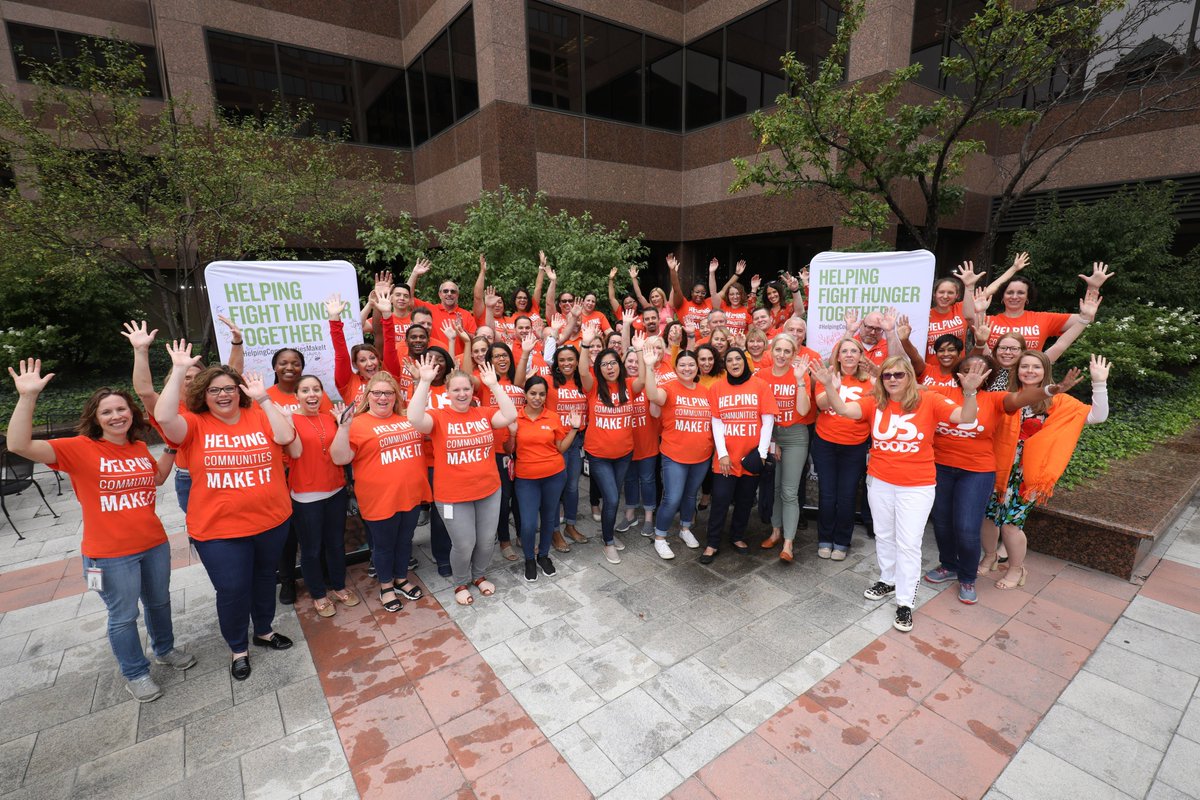 USFoods's tweet photo. #September is #HungerActionMonth, and in support of our commitment to #HelpingCommunitiesMakeIt, @us_foods is excited to #TeamUp with @feedingamerica's national campaign to help #fighthunger! Help us reach our goal of 20,000 grocery items! π₯«π₯¦ππ₯£Donate: https://t.co/KeCvMHPmQ7 https://t.co/a3Fe67p826