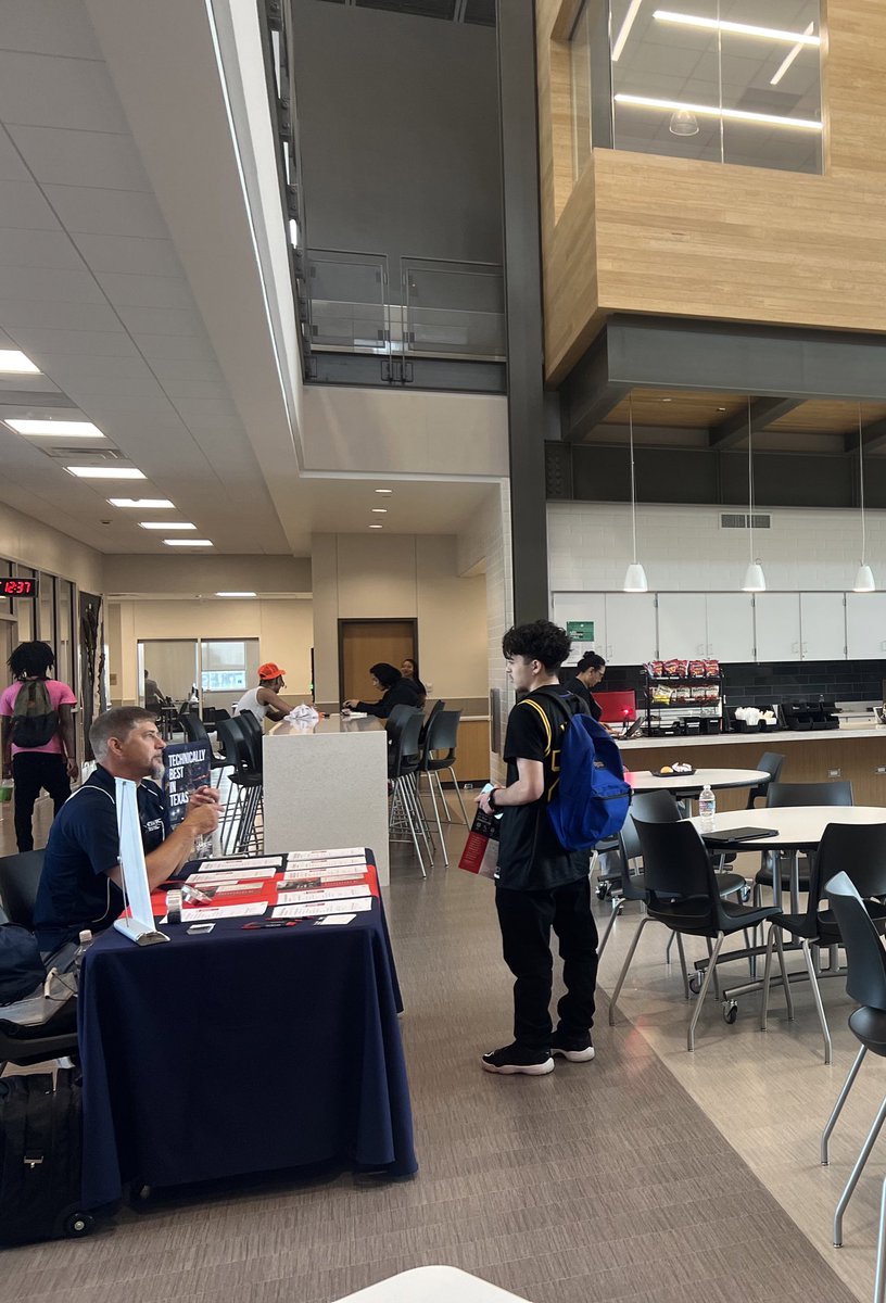RainesAcademy's tweet photo. Our mini college and career fair today and we loved it! Thank you to our amazing representatives for these awesome booths and the wonderful information. 😊 #KatyISD #GrowingToday #LeadingTomorrow https://t.co/fXvkL1QK6M