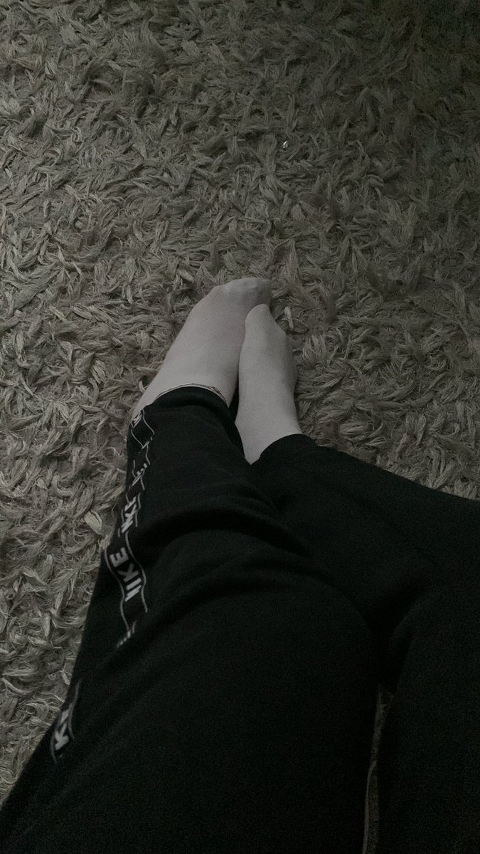 ally_x72's tweet photo. just got back from gym - who’s gonna sniff? 👀 #feet #footcontent #feetforfeet #feetpicswanted #footcontent #ilovefeet #feetoftwitter #socks #stinkysocks #gymfeet #footfetish #fetish #shoes #whitesocks #soles #nsfw #toerings https://t.co/uoQ0sVUJZg