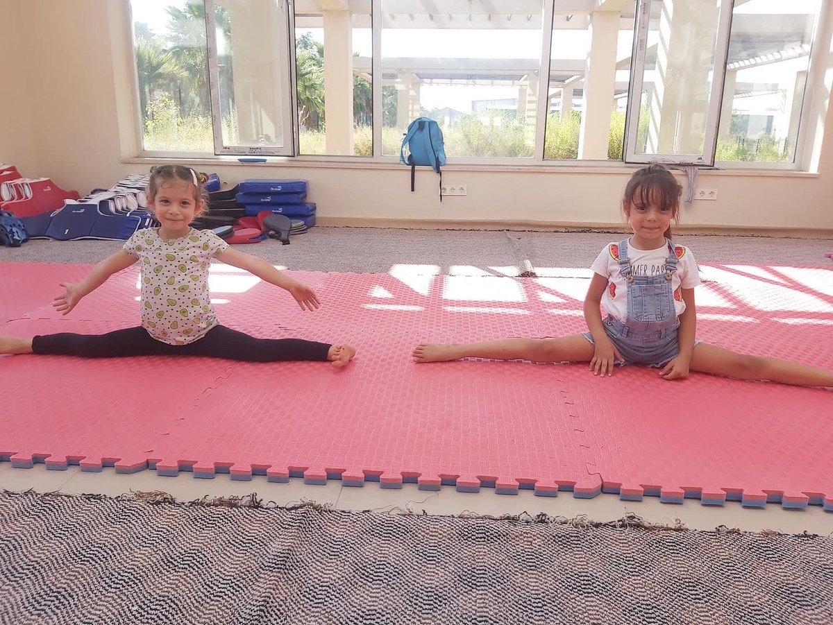 iskenderunhem's tweet photo. Halk Eğitimi Merkezi ve Gençlik spor ile ortaklaşa açtığımız Sariseki Fuat Tosyalı spor tesisinde TAEKWONDO kursumuz yoğun katılımla devam etmektedir 🏆🏆🥋🥇👏 https://t.co/OIptKm11fi