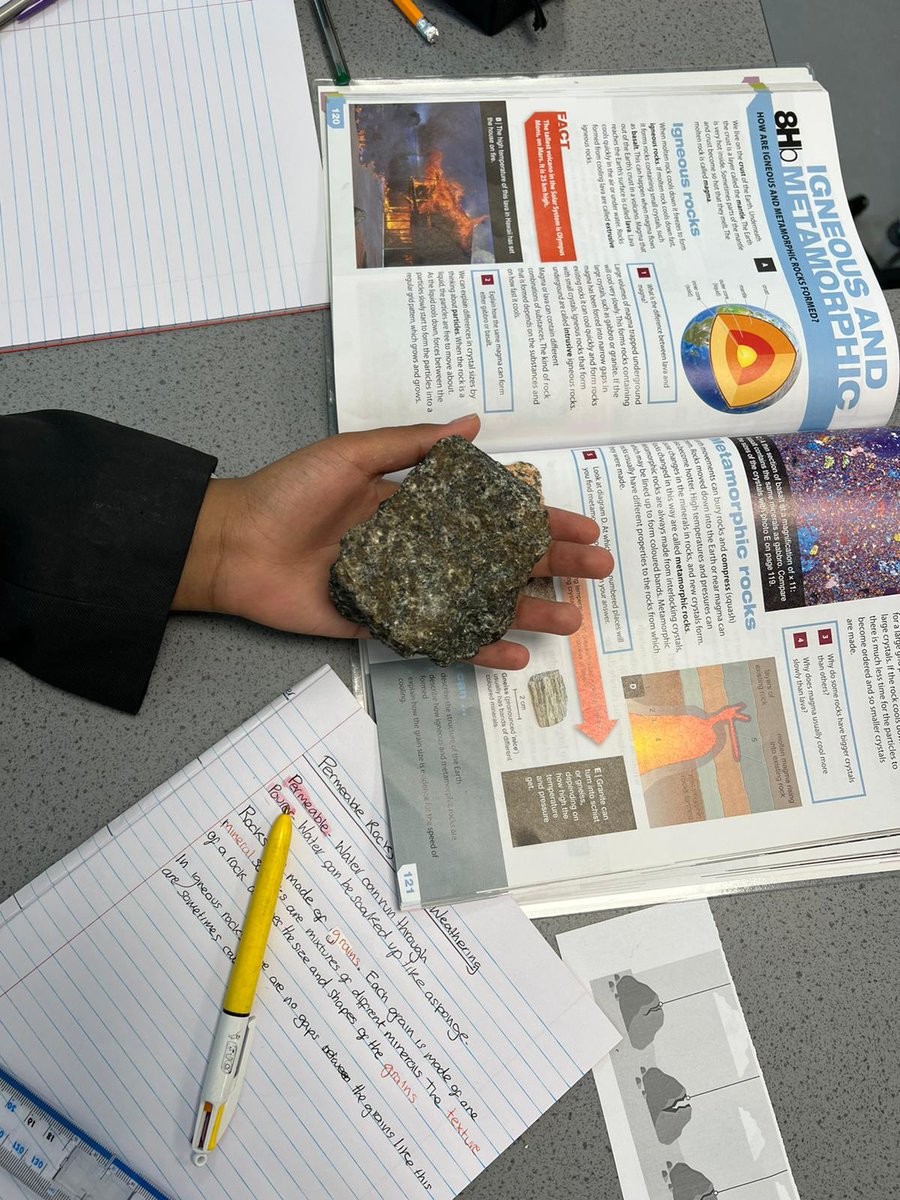 PutteridgeHSch's tweet image. Today Miss Bartoletti’s science class explored rock formation and weathering. The students really enjoyed identifying different types of rocks. We seem to have a few emerging geologists! #FirstClassFutures