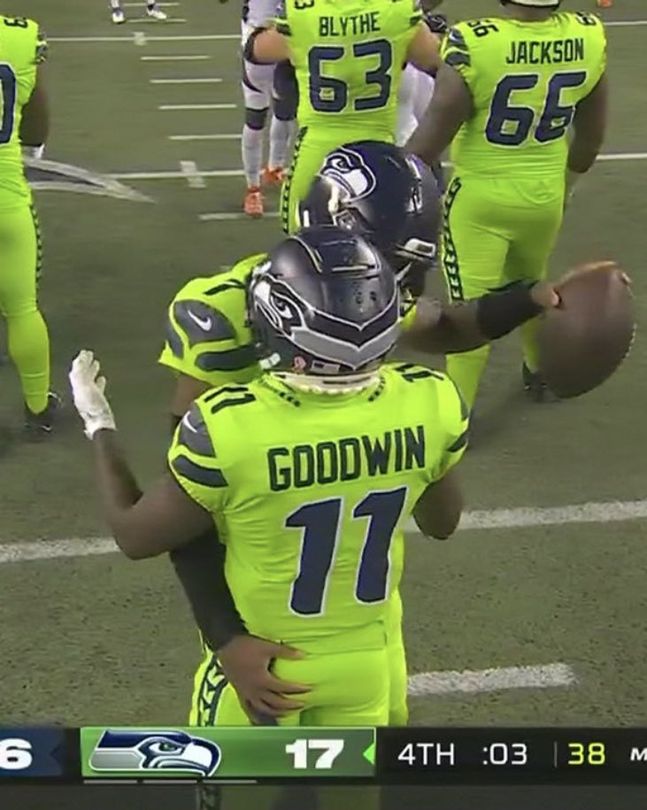 Awkward Sports Moments tweet media