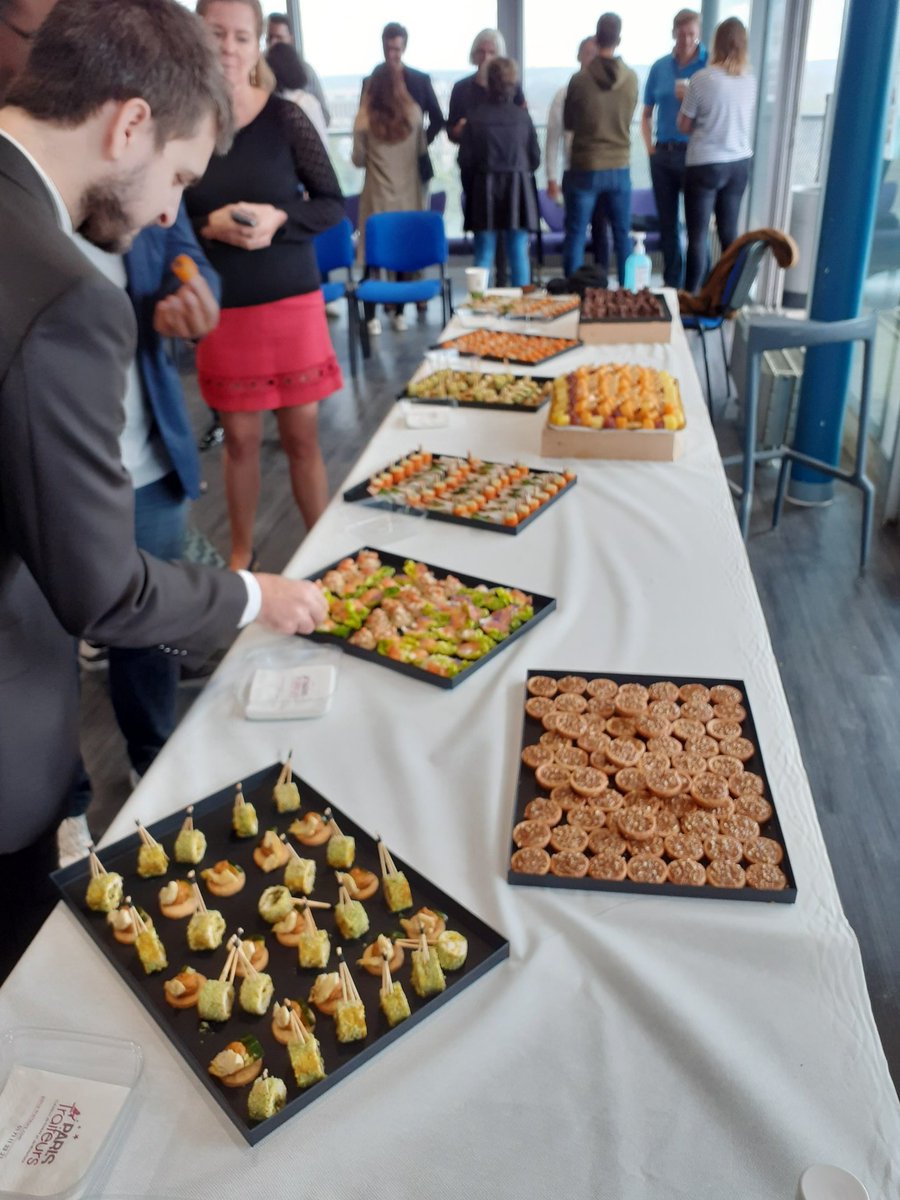 EmbaDauphinePSL's tweet photo. [Promo 24]
➡️ Week-end de rentrée pour la nouvelle promo #Emba24  @Paris_Dauphine 
➡️ #parite 👨‍💼👩‍💼 au rendez-vous!
➡️ Au programme : #coaching  #leadership/ speed #networking / rencontre #Alumni https://t.co/gVTAHi7XIQ