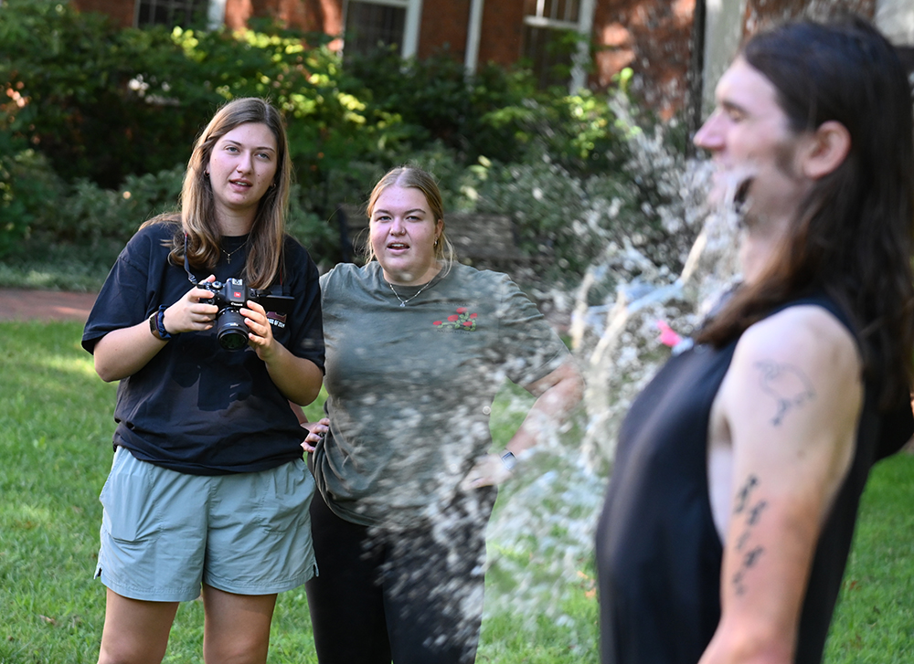 Elon Communications tweet media