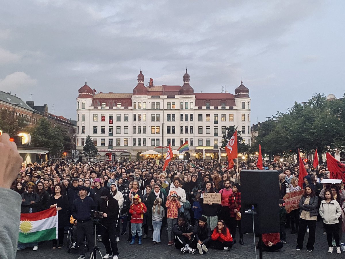 Bergmark's tweet photo. Just nu: Stor manifestation mot rasism på Möllevångstorget i Malmö. #val2022 https://t.co/c7CsWwbB2f