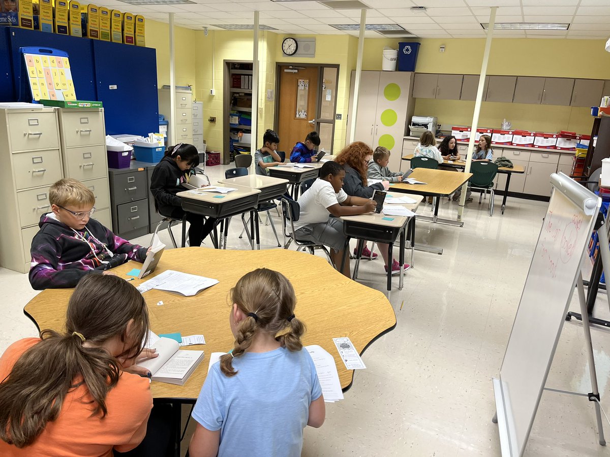 MrsEstand's tweet photo. All 3 enrichment groups have been so excited to get into their novels! We’re left hanging in all 3!! Can’t wait to keep reading! #d123 #d123han https://t.co/HkBEXZUJZH