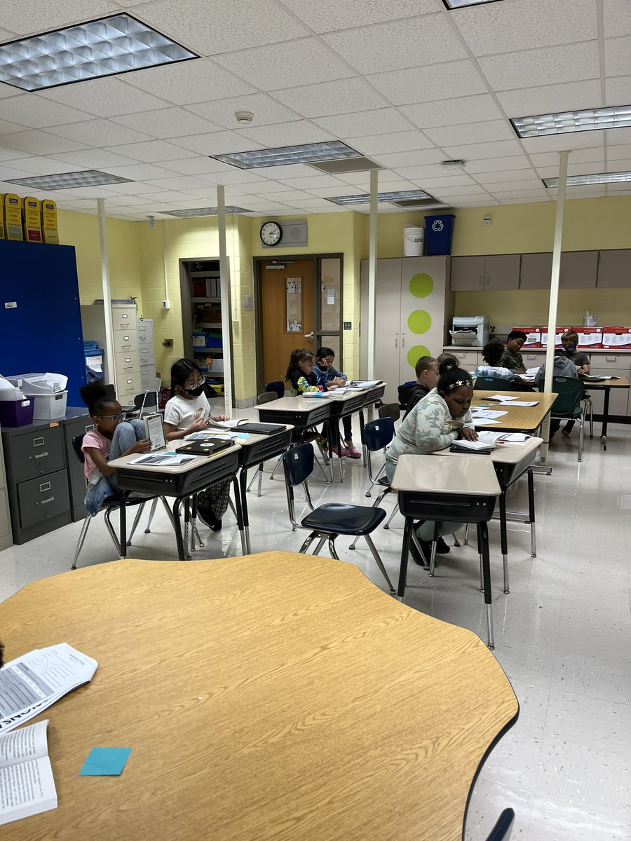 MrsEstand's tweet photo. All 3 enrichment groups have been so excited to get into their novels! We’re left hanging in all 3!! Can’t wait to keep reading! #d123 #d123han https://t.co/HkBEXZUJZH