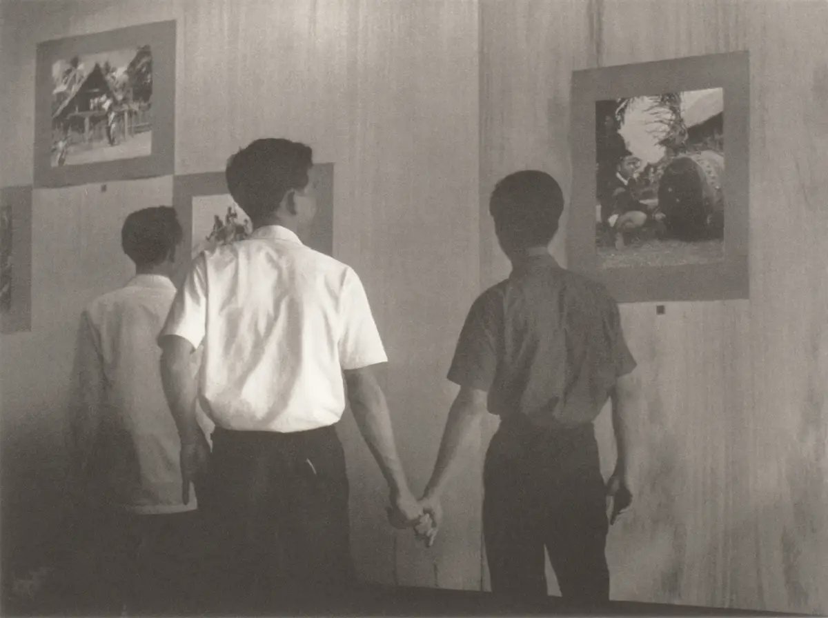 Fotografie.nl (@fotografienl) on Twitter photo Kunstenaars uit de Vietnamese diaspora in Huis Marseille
<a href="/fotografienl/">Fotografie.nl</a> <a href="/HuisMarseille/">Huis Marseille, Museum for Photography</a>
foto: © Danh Vo. - Archive of Dr. Joseph M. Carrier 1962–1973, 2010, set of 24. Collectie Huis Marseille
Lees meer: bit.ly/3RG0Hx9 Kunstenaars uit de Vietnamese diaspora in Huis Marseille
<a href="/fotografienl/">Fotografie.nl</a> <a href="/HuisMarseille/">Huis Marseille, Museum for Photography</a>
foto: © Danh Vo. - Archive of Dr. Joseph M. Carrier 1962–1973, 2010, set of 24. Collectie Huis Marseille
Lees meer: bit.ly/3RG0Hx9