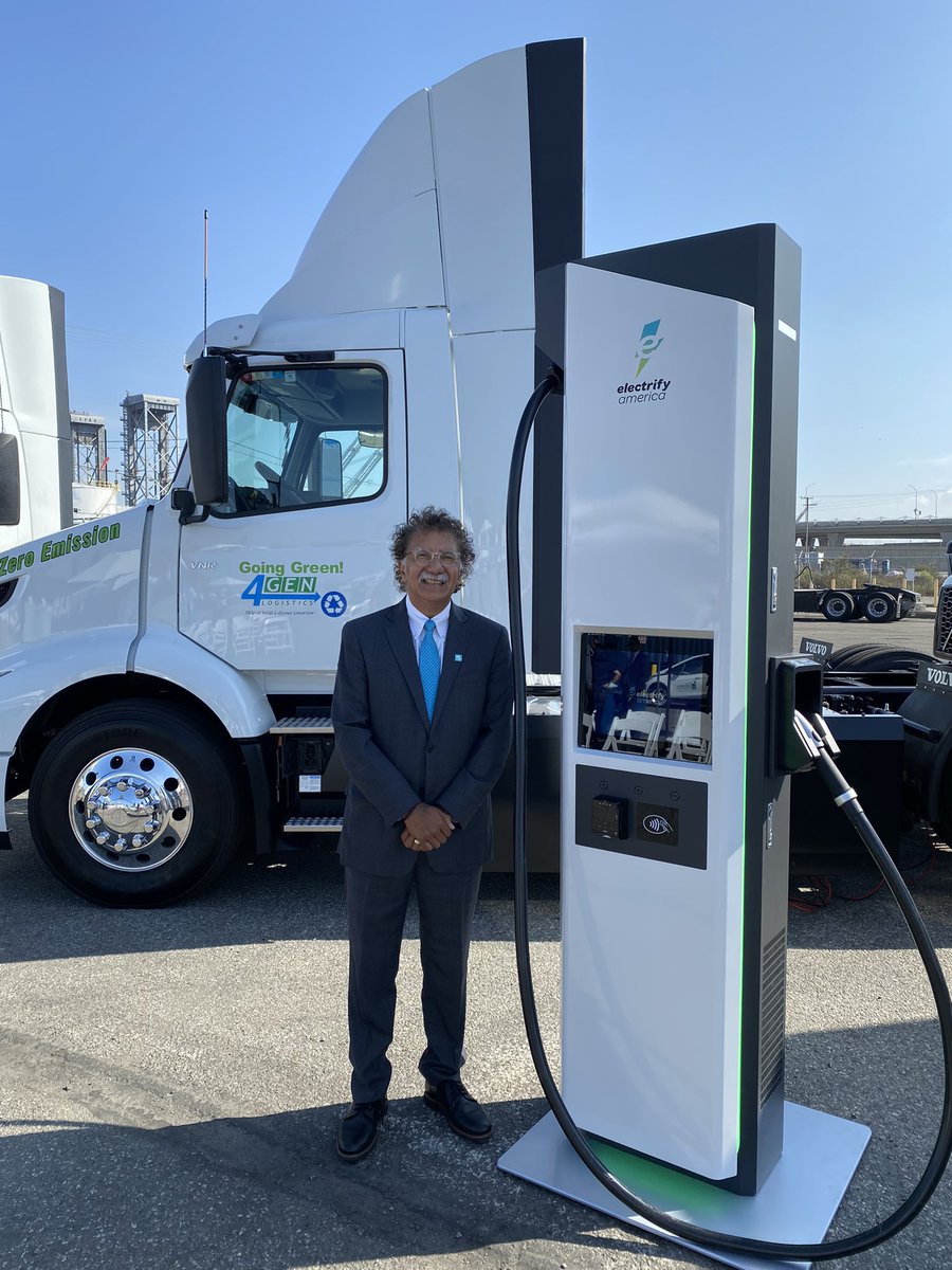 portoflongbeach's tweet photo. Today along with our partners, we unveiled new of zero-emissions trucks and a model charging station at @4gentrucking. Thank you to all the agencies &amp; organizations involved; together we are working todays a zero-emissions future at the Port, in California and internationally. https://t.co/RerZgQY9D4